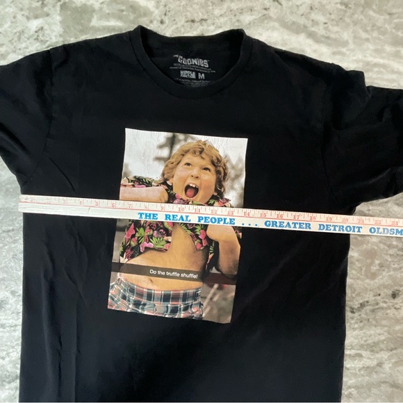 The Goonies Truffle Shuffle graphic shirt size medium (G1) - Picture 4 of 6